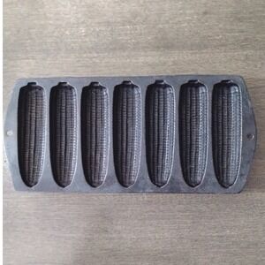 Vintage Cast Iron Cornbread Pan 7 Slot Corn Ear Stick Muffin Mold Baking Tray